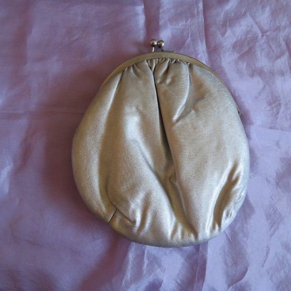 Vintage GOLDCO Oval Silver Tone Evening Bag/Clutch (743) - Picture 2 of 5